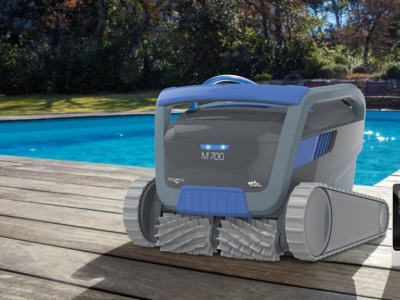 Le robot surdoué de Maytronics M700 arrive le 4 mai chez Astro Piscines !